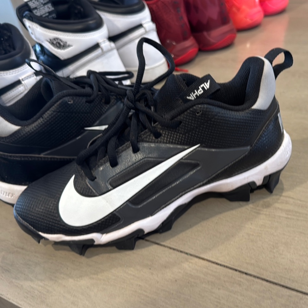 Nike Kids Black and White Sneakers